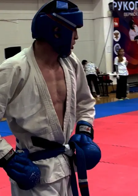 Мурад из Парижа, мне 25, познакомлюсь без обязательств