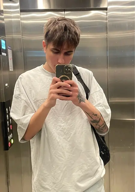 Я Артем, 22 років з Луцька, шукаю знайомство для дружби