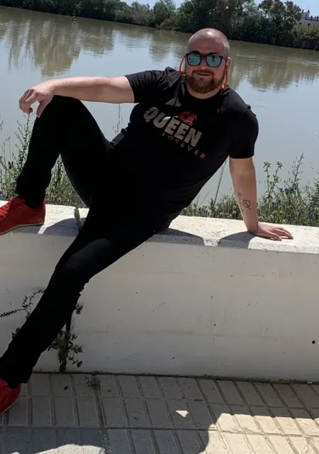 Paco de Sevilla, busco en el sitio relación sin ataduras