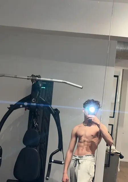 Я Tim, 20, знакомлюсь для открытые отношения в Мюнхене