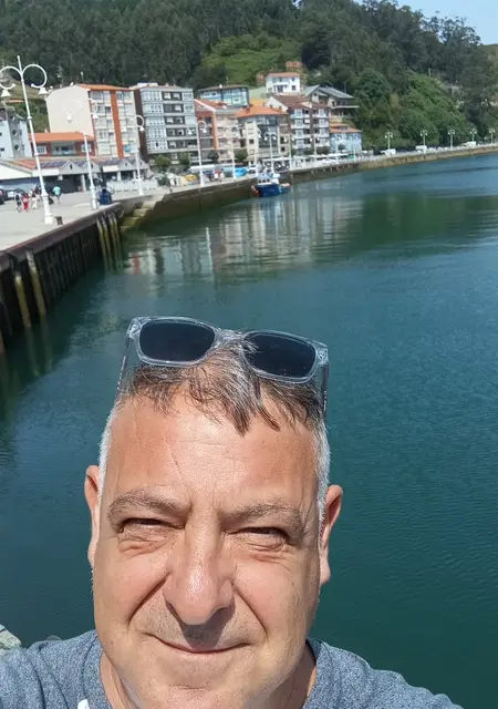 Soy Javier, 55 años, conociéndome para lío de una noche en El Prat de Llobregat