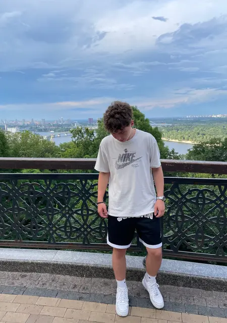 Я Дима, 20 років, знайомлюсь для вірт у Броварах