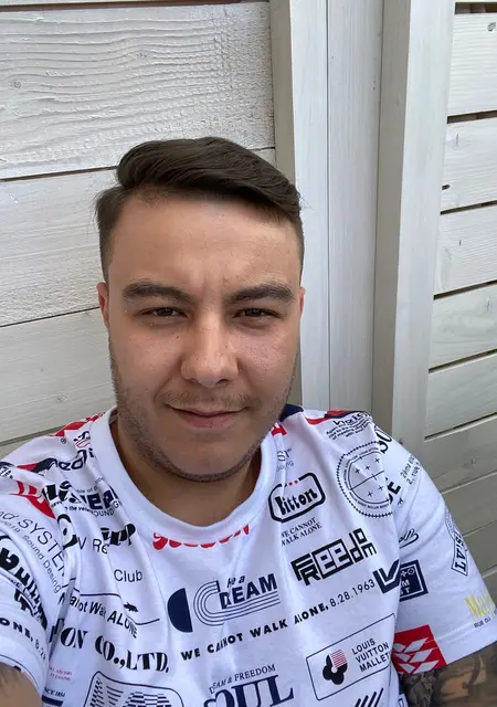 Ionut из Бухареста, ищу на сайте знакомства на одну ночь