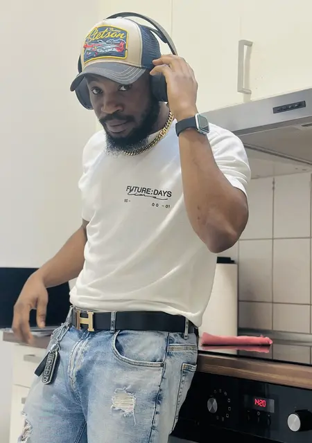 Milian из Франкфурта-на-майне, мне 28, познакомлюсь на одну ночь