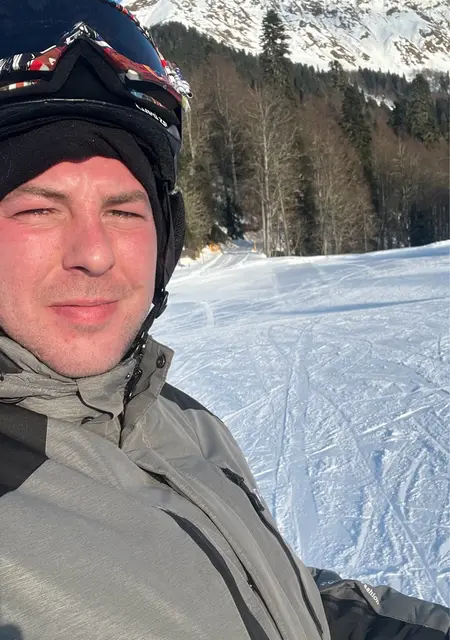 Владимер из Луганска, ищу на сайте знакомства без обязательств