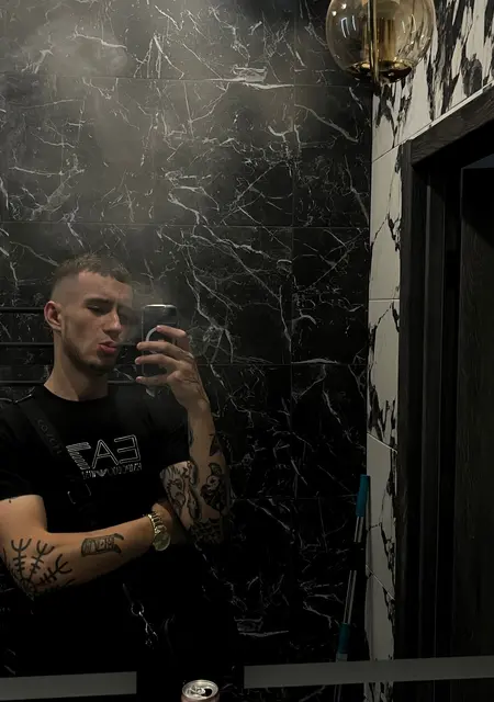 Я Dima, 20, знакомлюсь на одну ночь в Павлограде