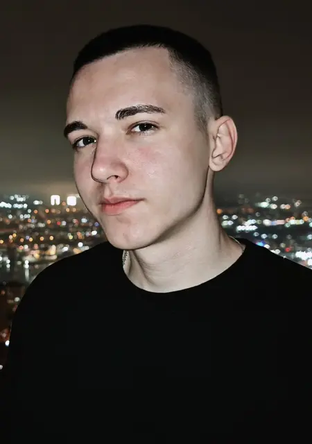 Я Maks, 18, знакомлюсь на одну ночь в Амстердаме