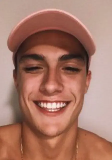 Trutre de Granollers, tengo 22 años, listo para conocer para conversación virtual