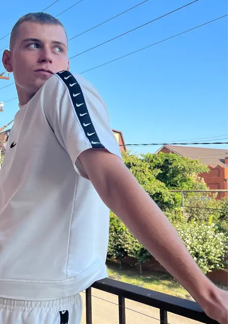 Я Даниил, 22, из Брюсселя, ищу знакомства на одну ночь