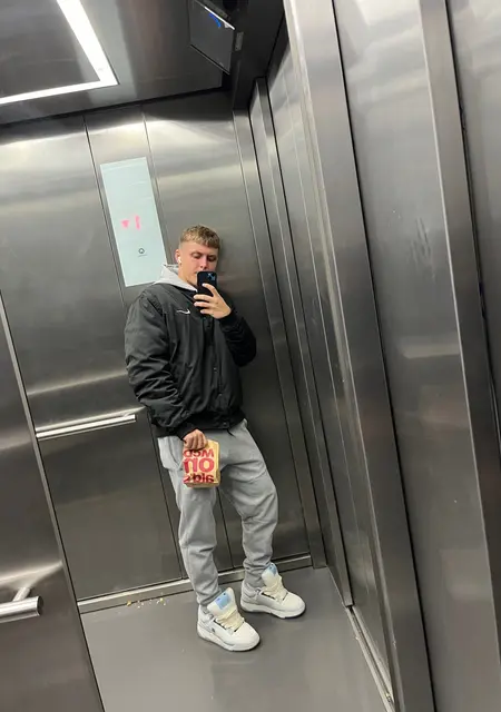 Yehor из Остравы, мне 23, познакомлюсь для общения