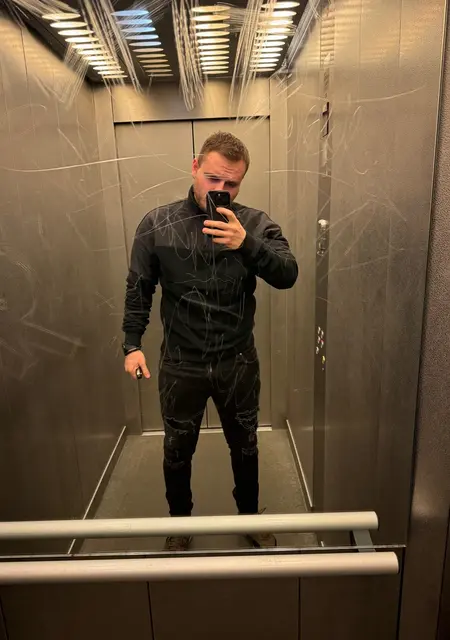 Я Miki, 28, из Дрездена, ищу знакомства без обязательств