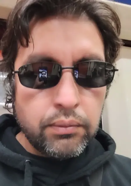 Soy Draico Magno, 40 años de Sevilla, busco conocer gente para lío de una noche