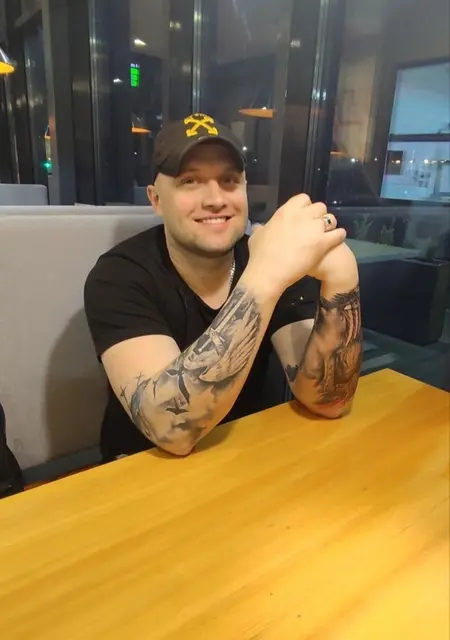 Денис из Гомеля, ищу на сайте знакомства без обязательств