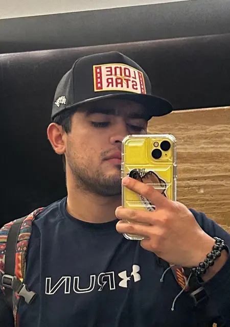 Я Moderated, 23, из Гвадалахары, ищу знакомства без обязательств