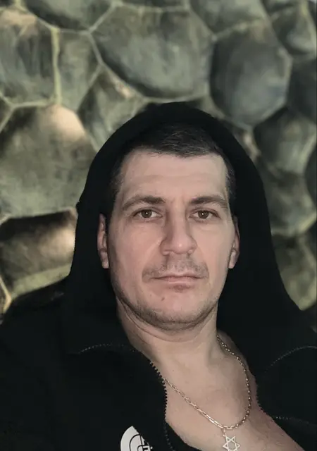 Дмитро з Фастів, шукаю на сайті спілкування