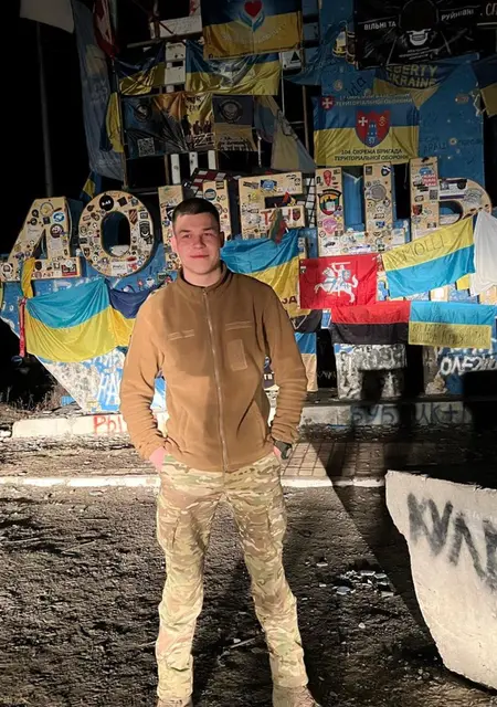 Артем из Краматорска, мне 19, познакомлюсь на одну ночь