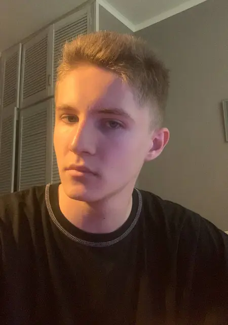 Максим из Горишних Плавней, мне 20, познакомлюсь для общения