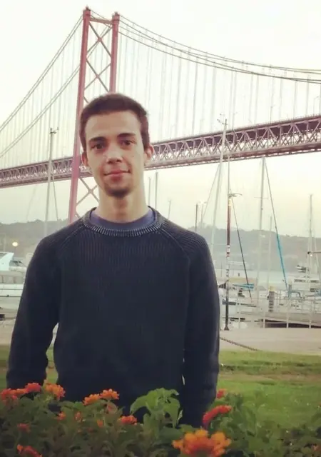 Dinis Santiago из Лиссабона, мне 29, познакомлюсь