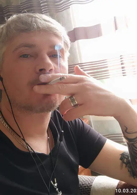 Александр из Таллина, ищу на сайте знакомства на одну ночь