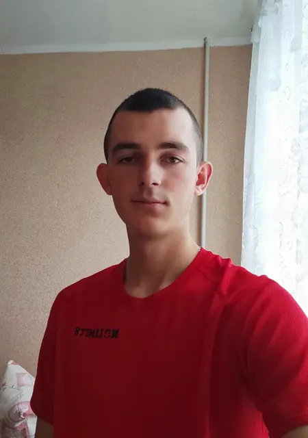 Анатолий з Мукачево, мені 26 років, познайомлюсь для вірт