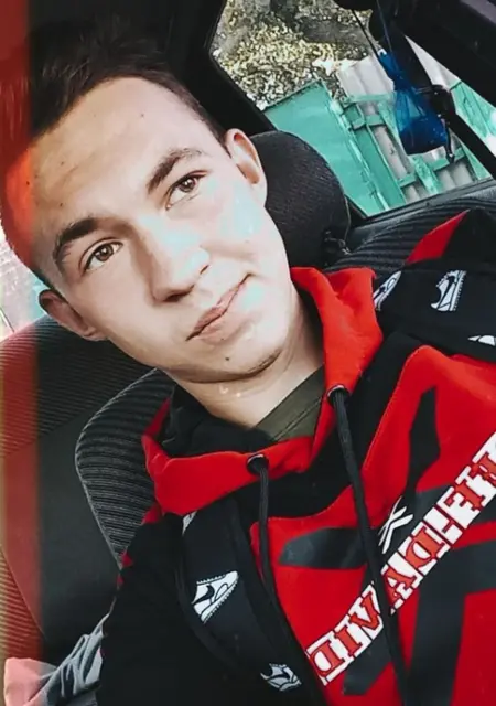 Я Alexsander, 22 років з Чугуїв, шукаю знайомство для постійних стосунків