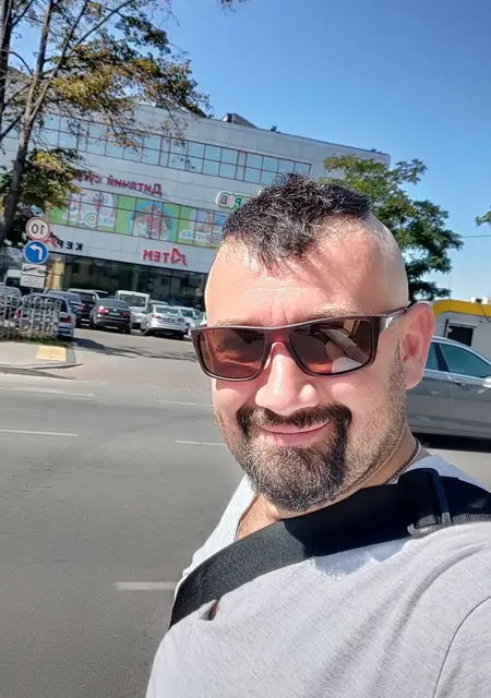 Urii з Львова, мені 42 років, познайомлюсь на одну ніч