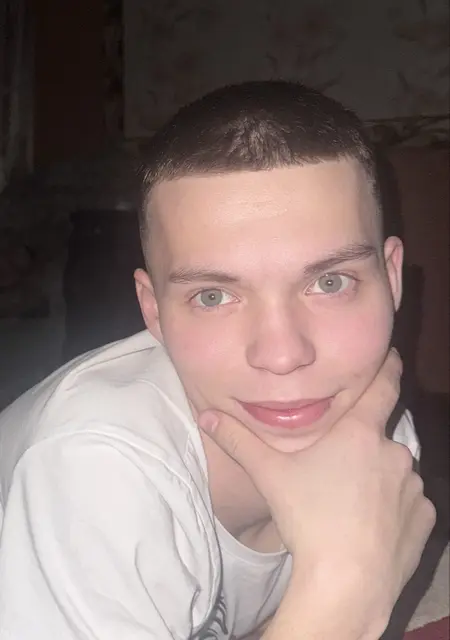 Костя из Салоников, мне 19, познакомлюсь на одну ночь
