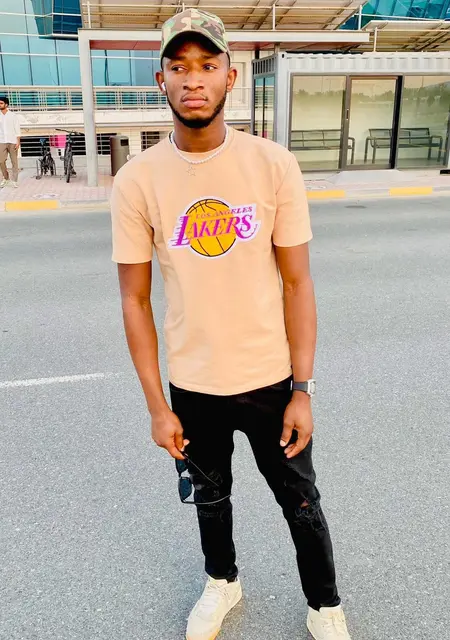 Я Abdulai, 27, из Дубая, ищу знакомства на одну ночь