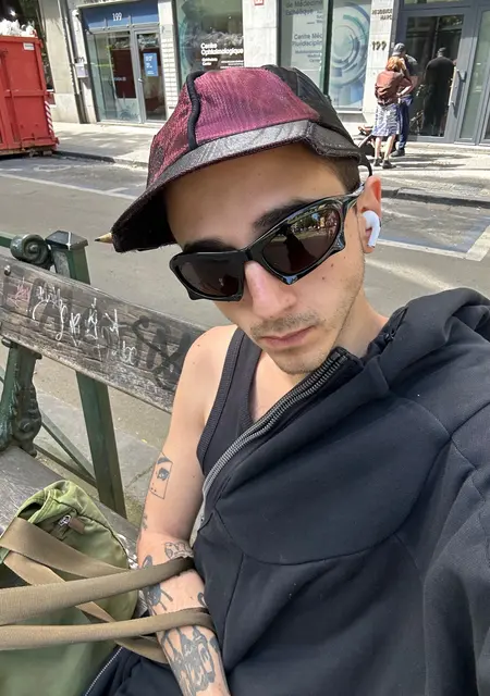 Ruslan из Брюсселя, мне 24, познакомлюсь на одну ночь