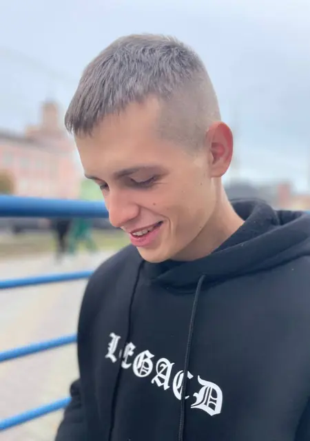 Денис з Вінниці, мені 22 років, познайомлюсь для приємного проведення часу