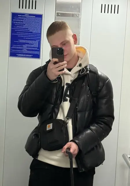 Я Киря, 22, из Кишинёва, ищу знакомство для открытые отношения