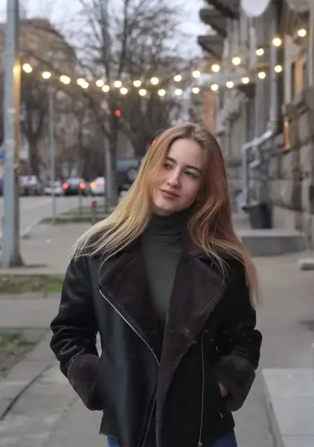 Я Карина, 20, знакомлюсь на одну ночь в Киеве