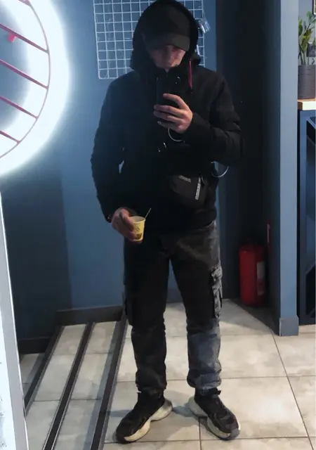 Микола из Киева, мне 20, познакомлюсь на одну ночь