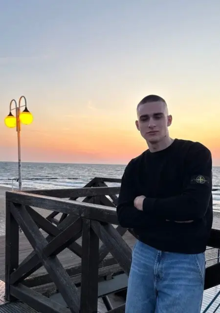 Я Леша, 27, из Минска, ищу знакомства на одну ночь