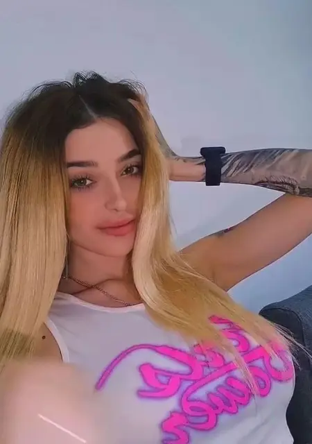 Angi de Madrid, tengo 23 años, lista para conocer