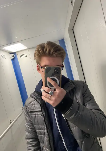 Я Антон, 20, знакомлюсь на одну ночь в Риге