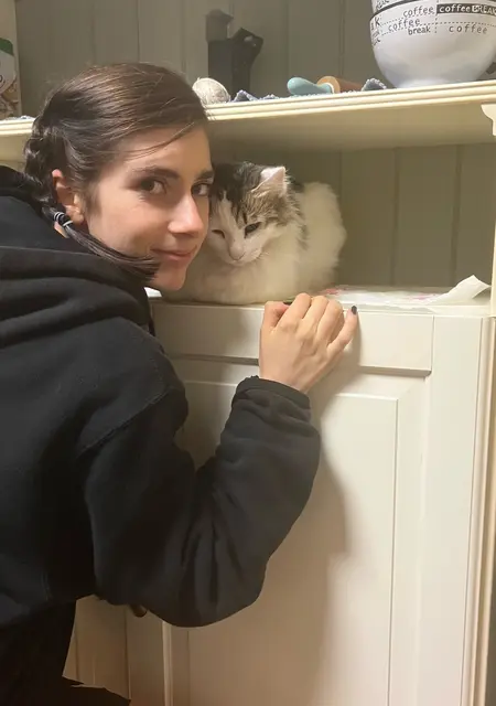 Я Lou, 20, из Парижа, ищу знакомство для общения