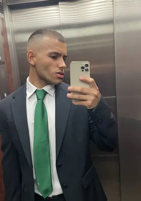 Soy Maxim, 20 años, conociéndome para relación sin ataduras en Gijón