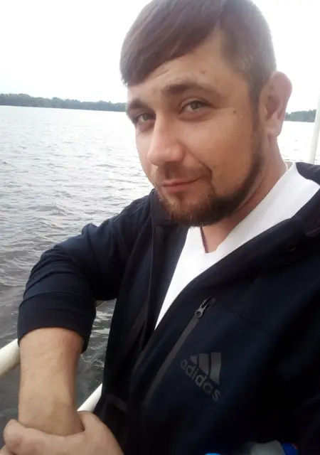 Я Олег Сергеевич, 36, из Павлограда, ищу знакомство для вирта