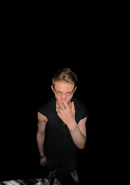 Mikhail из Мюнхена, мне 21, познакомлюсь без обязательств