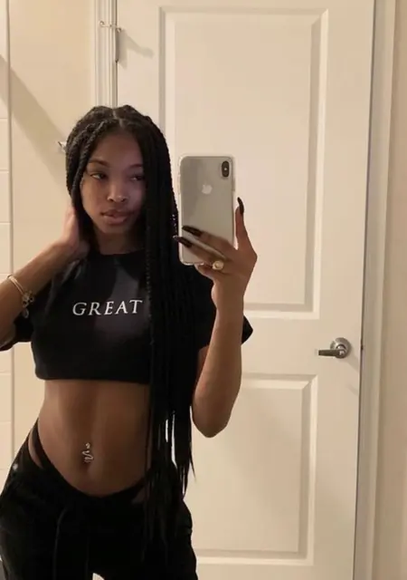 Я Nelia, 24, из Гларус, ищу знакомства на одну ночь