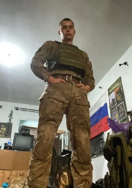 Костя из Донецка, мне 20, познакомлюсь для общения