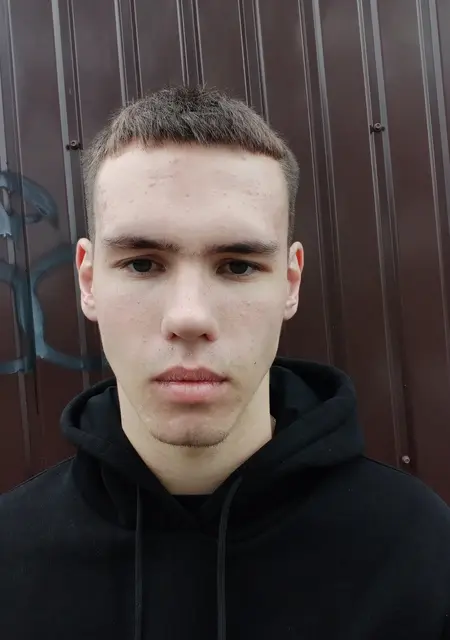 Я Діма, 21 років з Вінниці, шукаю знайомства без зобов'язань