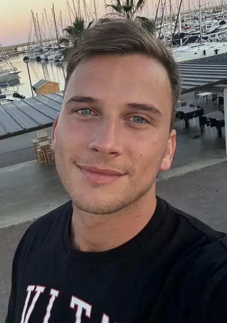Soy Alex, 33 años de Barcelona, busco conocer gente para hacer nuevos amigos