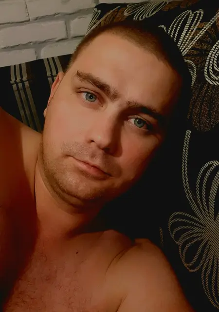 Димон из Борисова, мне 31, познакомлюсь без обязательств