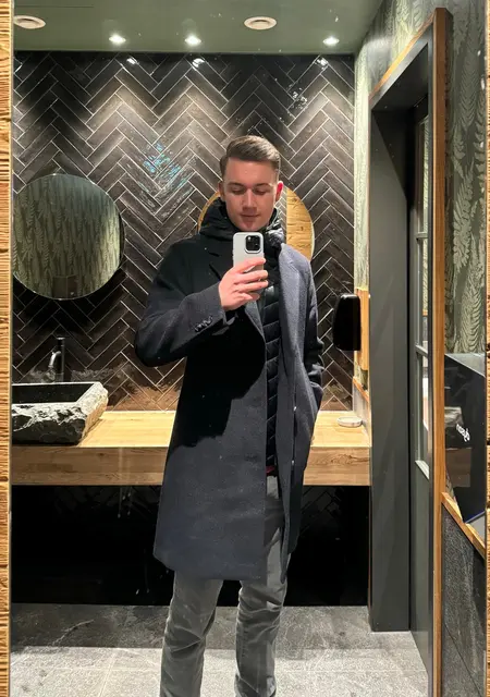 Я Jonas, 20, из Висмар, ищу знакомства на одну ночь