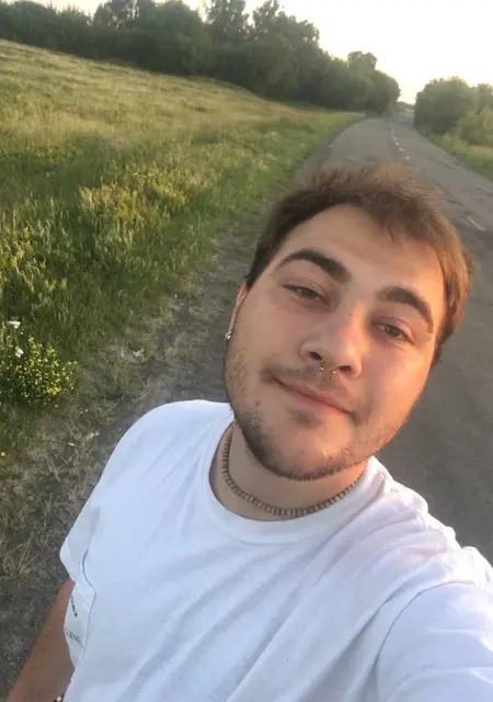 Я Валера, 23, знакомлюсь для общения в Чернигове