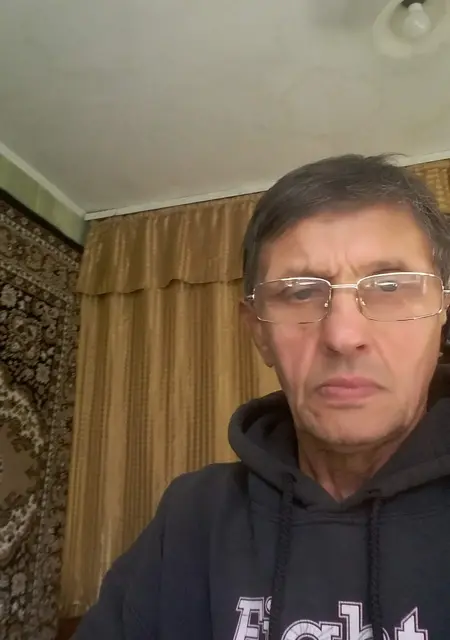 Александр из Павлограда, ищу на сайте знакомства на одну ночь