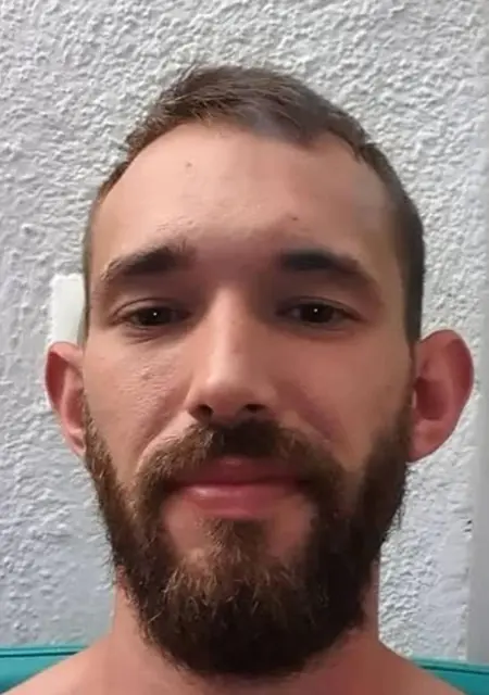 Soy Porofirio, 34 años de Madrid, busco conocer gente para relación abierta