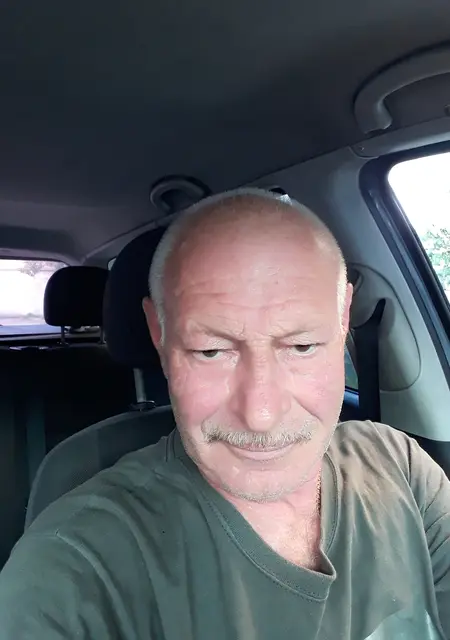 Саша з Києва, шукаю на сайті знайомства без зобов'язань